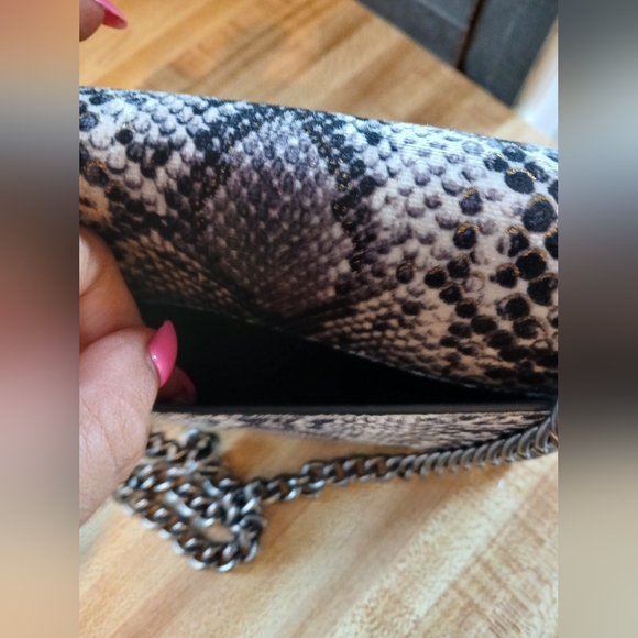 Kurt Geiger STUNNING Velvet Snakeskin Print Shoreditch with mirror and Dustbag - Picture 7 of 14